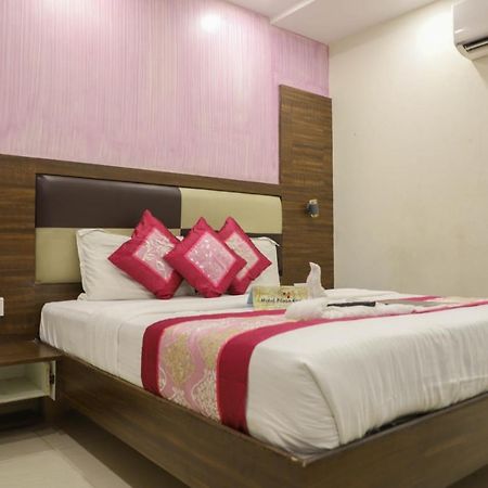 Hotel Plaza Executive - Near Bkc Bombaj Zewnętrze zdjęcie