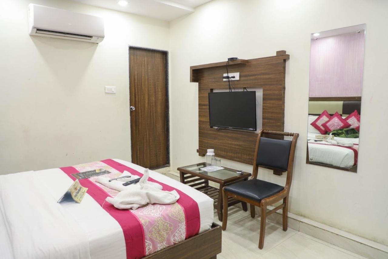 Hotel Plaza Executive - Near Bkc Bombaj Zewnętrze zdjęcie