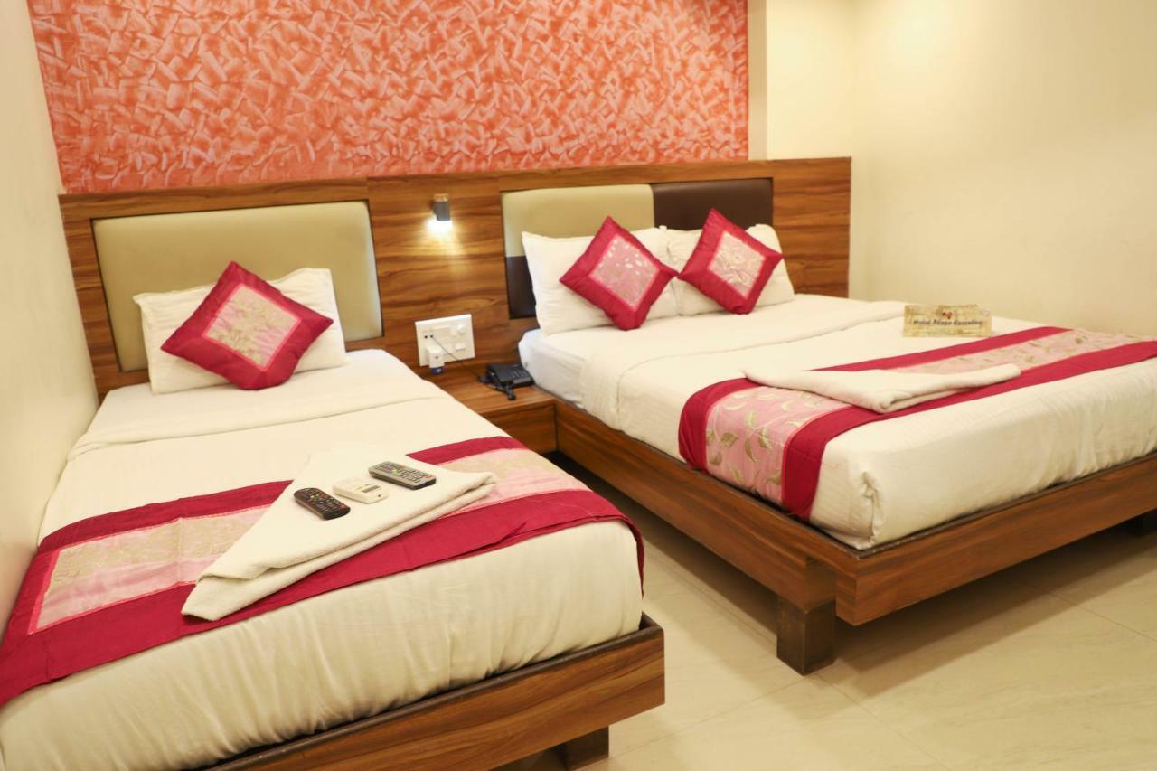 Hotel Plaza Executive - Near Bkc Bombaj Zewnętrze zdjęcie