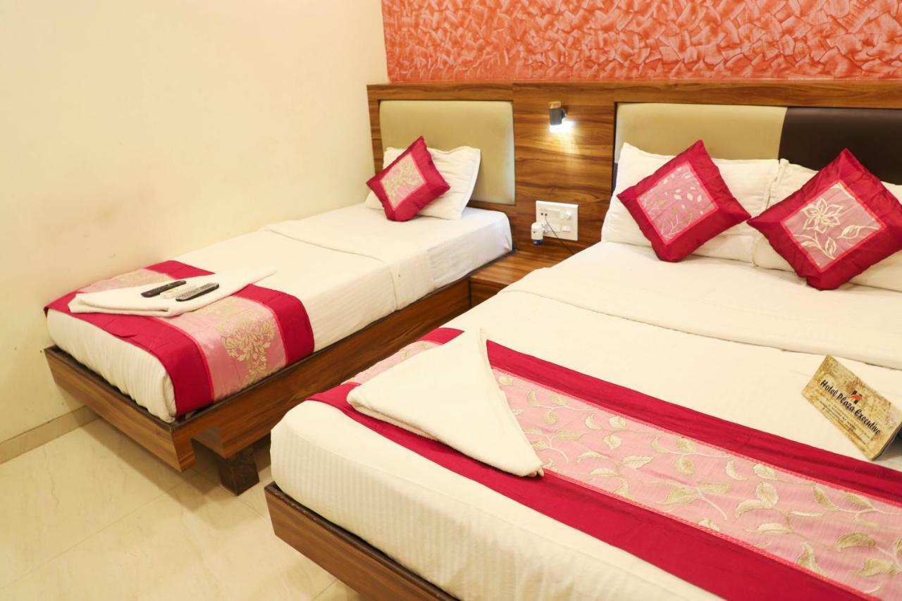 Hotel Plaza Executive - Near Bkc Bombaj Zewnętrze zdjęcie