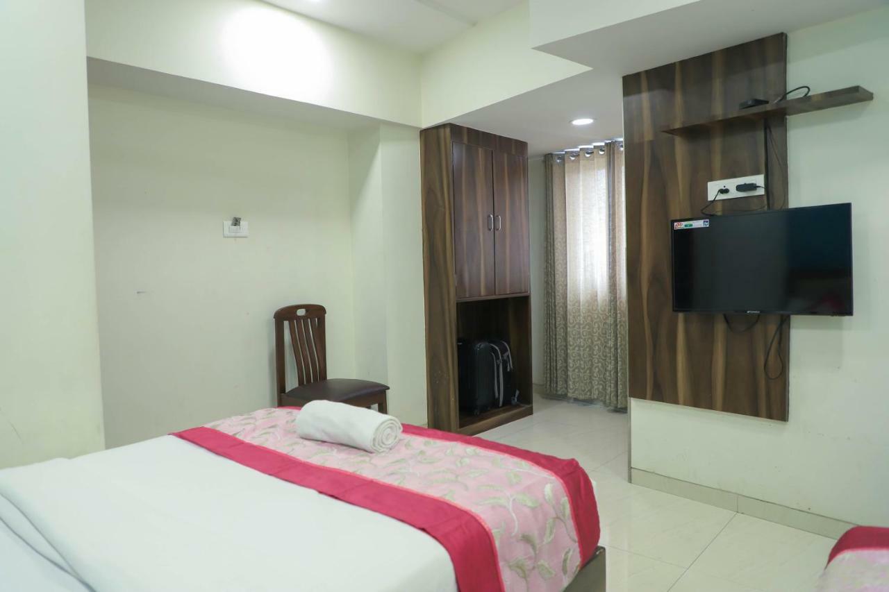 Hotel Plaza Executive - Near Bkc Bombaj Zewnętrze zdjęcie