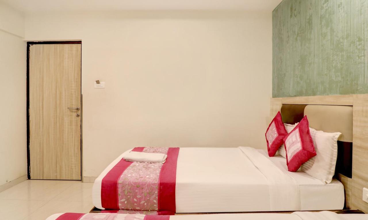 Hotel Plaza Executive - Near Bkc Bombaj Zewnętrze zdjęcie